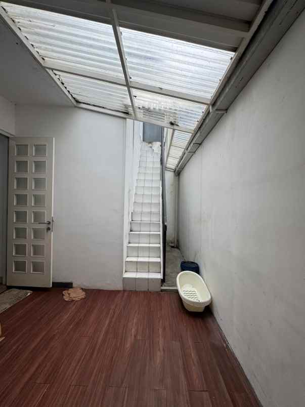 dijual rumah pondek aren tangerang selatan