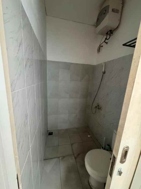 dijual rumah pondek aren tangerang selatan