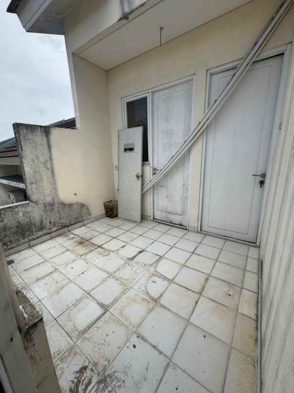 dijual rumah pondek aren tangerang selatan