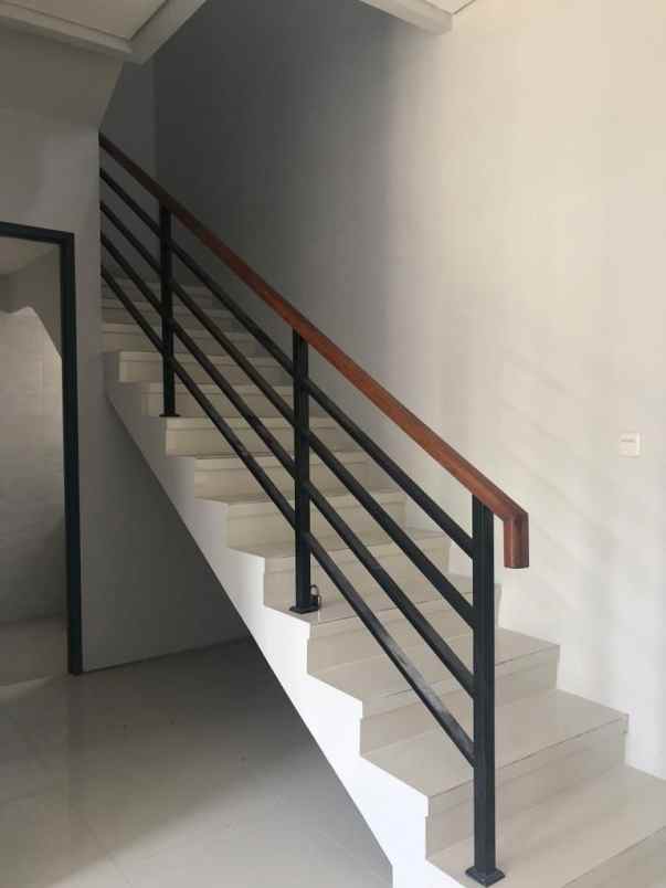 dijual rumah pondok candra 2 lt bangunan istimewa