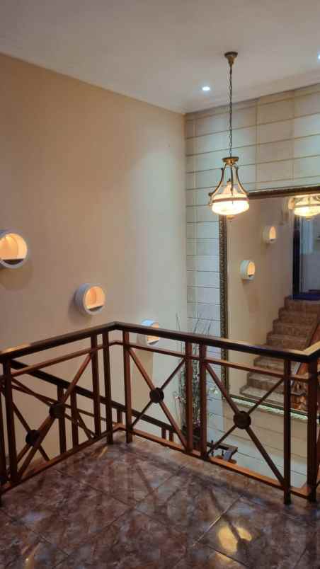 dijual rumah pondok gede