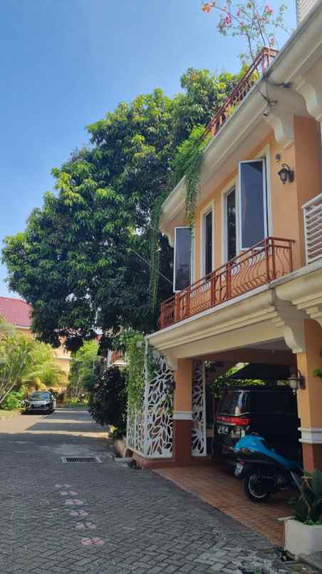dijual rumah pondok gede