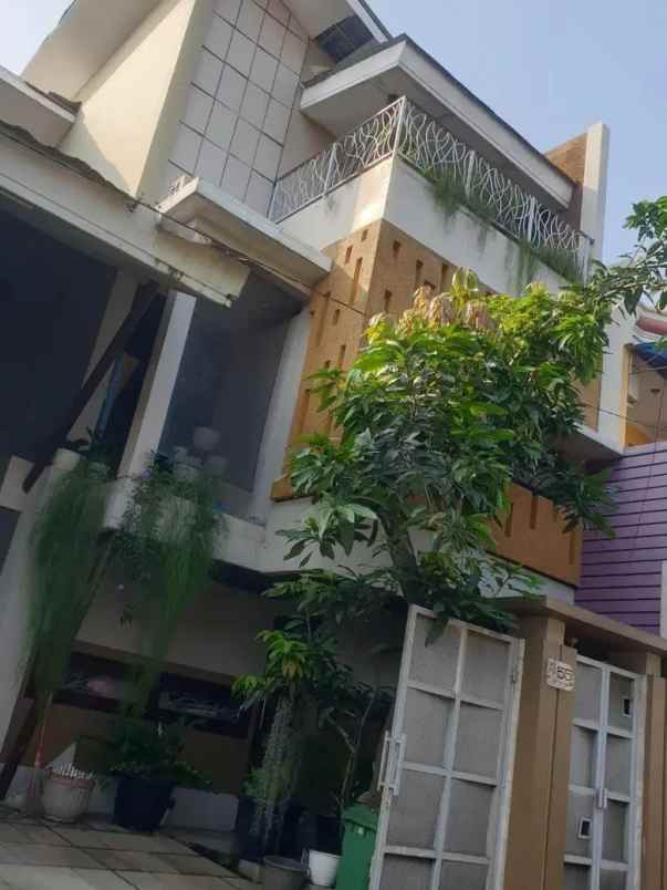 dijual rumah pondok gede