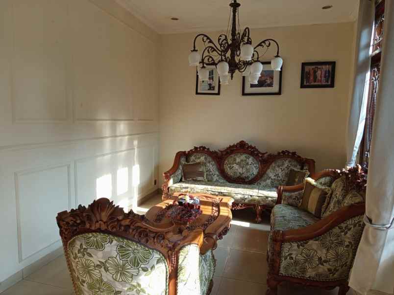 dijual rumah pondok labu