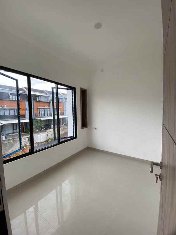 dijual rumah pondok petir perbatasan