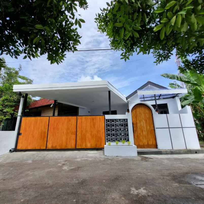 dijual rumah potorono