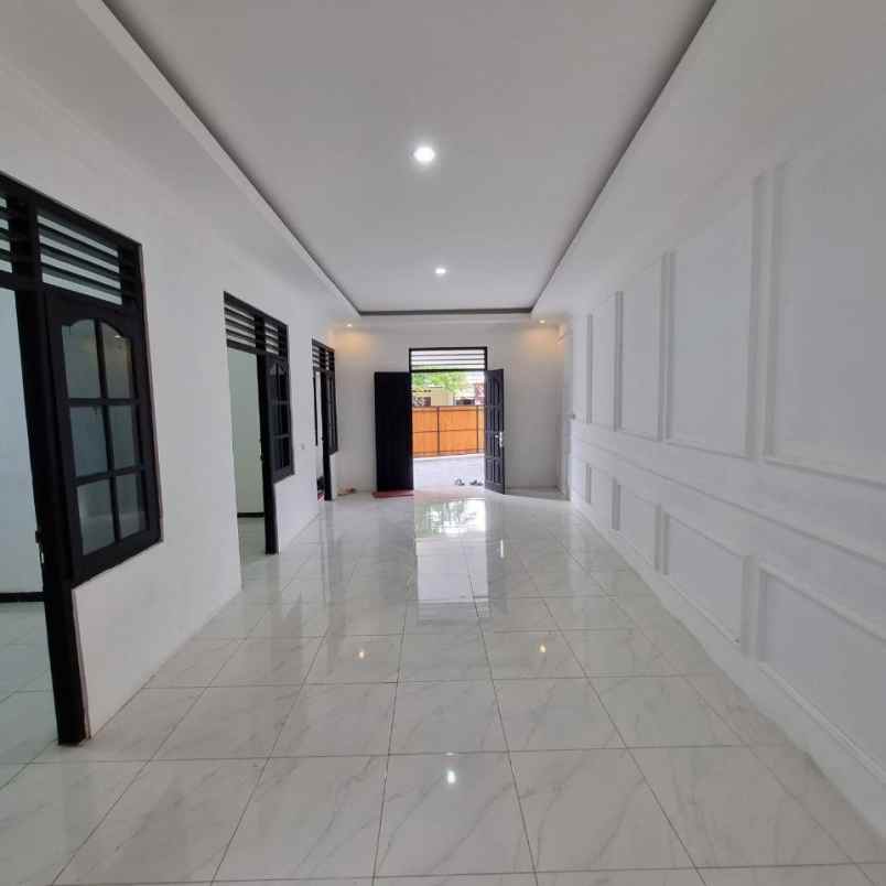 dijual rumah potorono