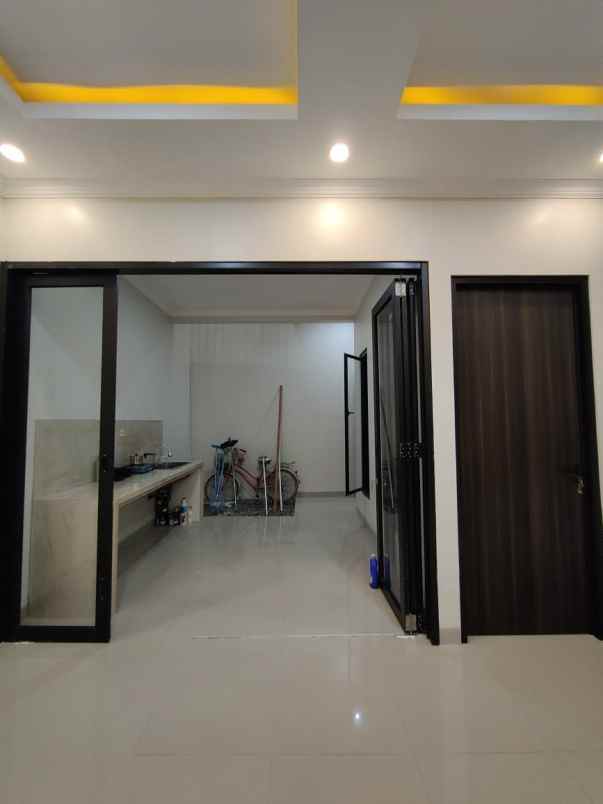 dijual rumah pulo asem