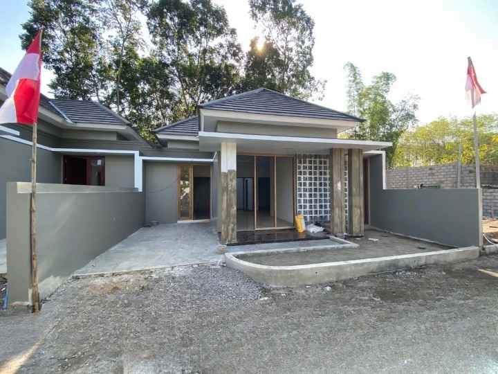 dijual rumah purwomartani kalasan