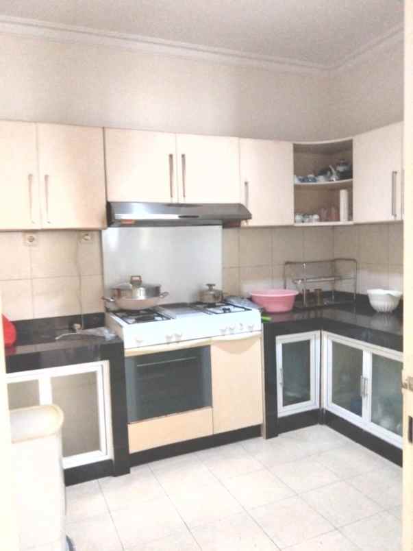 dijual rumah raffles hills housing