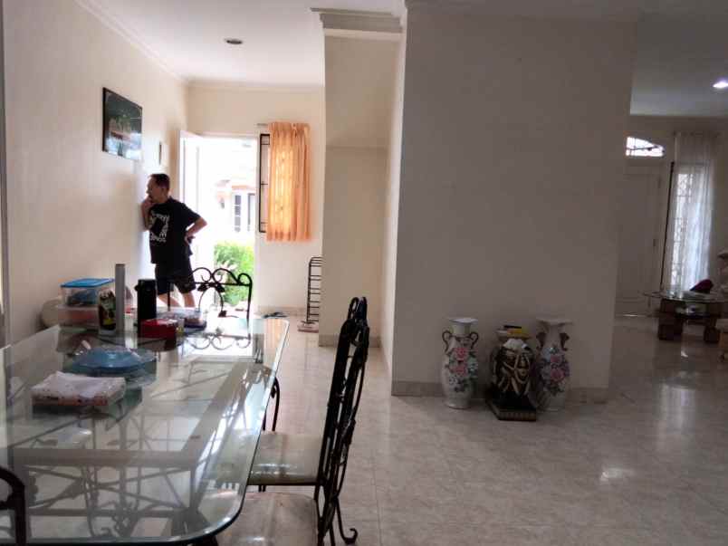 dijual rumah raffles hills housing