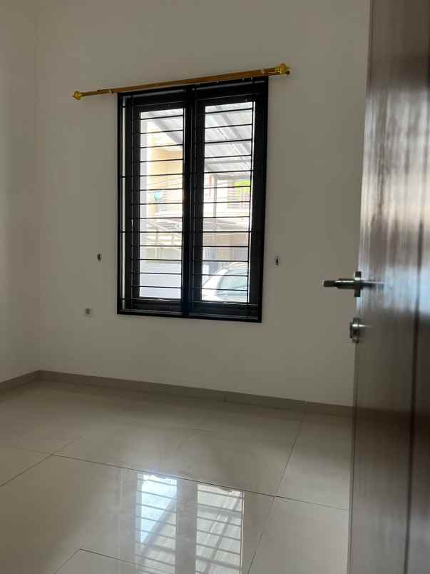 dijual rumah rapih dn bersih