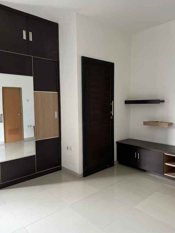 dijual rumah rapih dn bersih