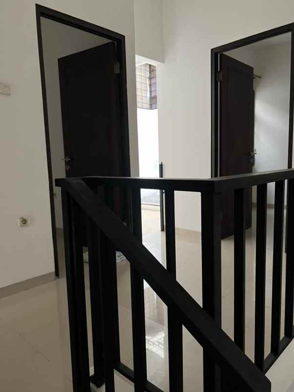 dijual rumah rapih dn bersih