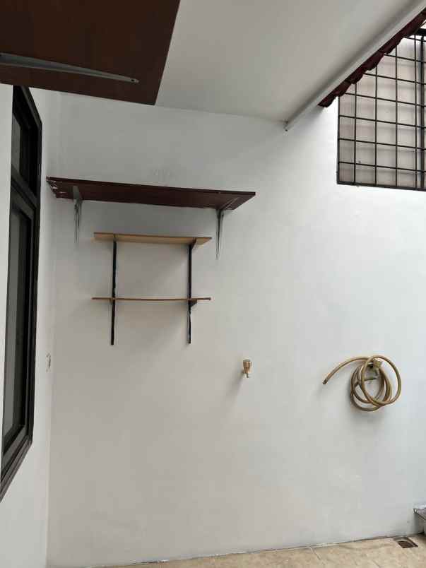 dijual rumah rapih dn bersih