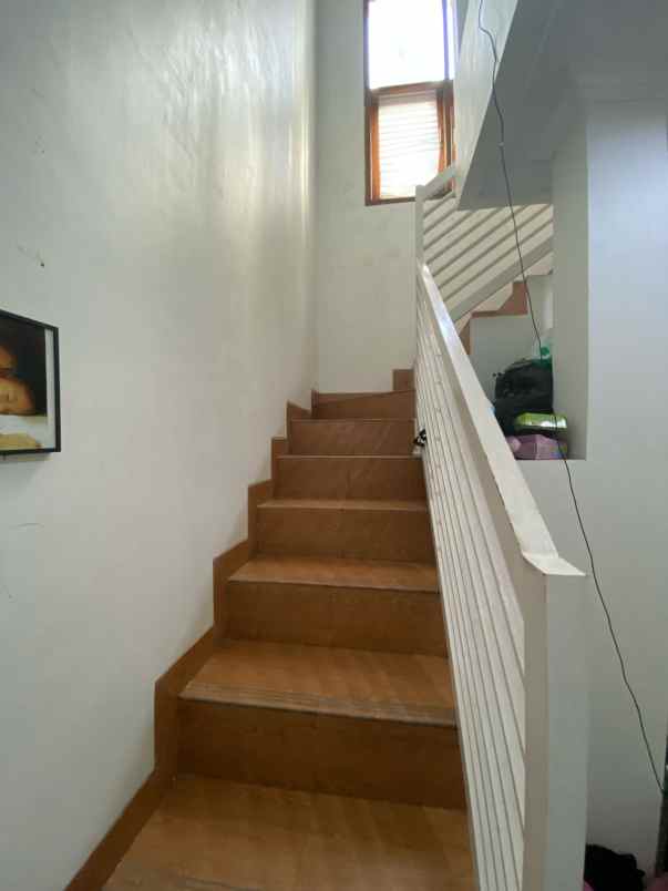 dijual rumah ratu jaya