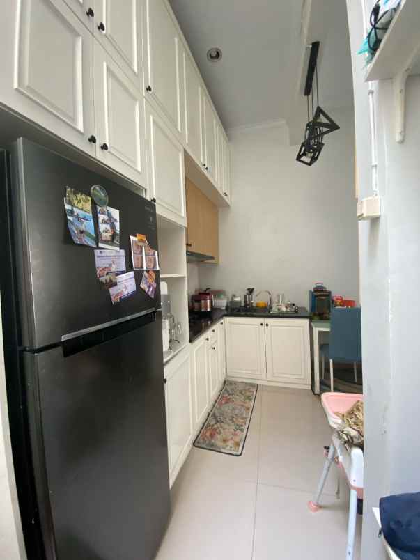 dijual rumah ratu jaya