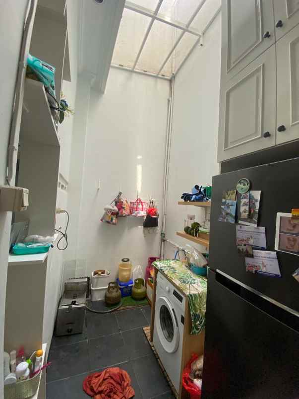 dijual rumah ratu jaya