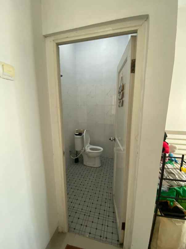 dijual rumah ratu jaya