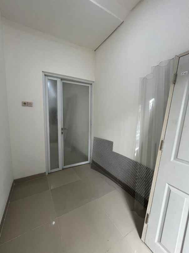 dijual rumah rawa buaya cengkareng