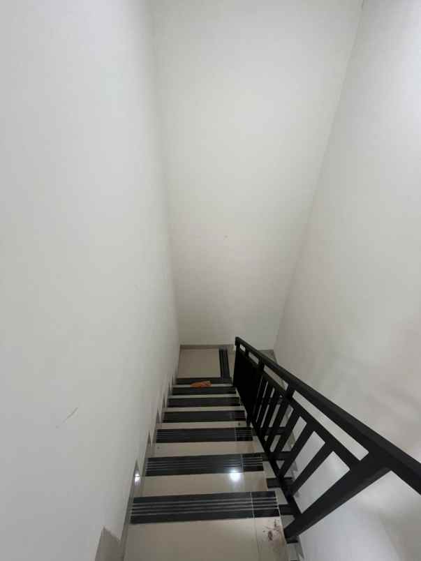 dijual rumah rawa buaya cengkareng