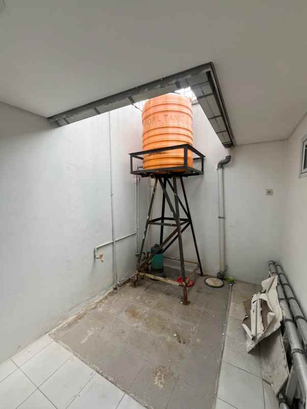 dijual rumah rawa buaya cengkareng