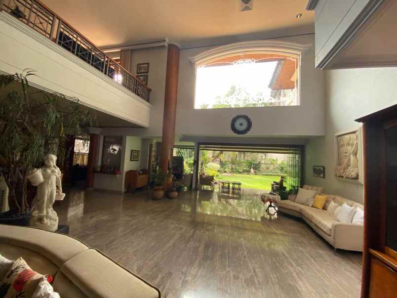 dijual rumah raya dharmahusada