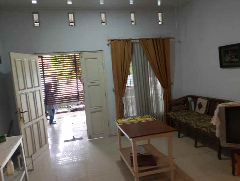 dijual rumah rogojembangan timur