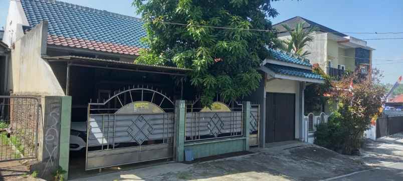dijual rumah rogojembangan timur