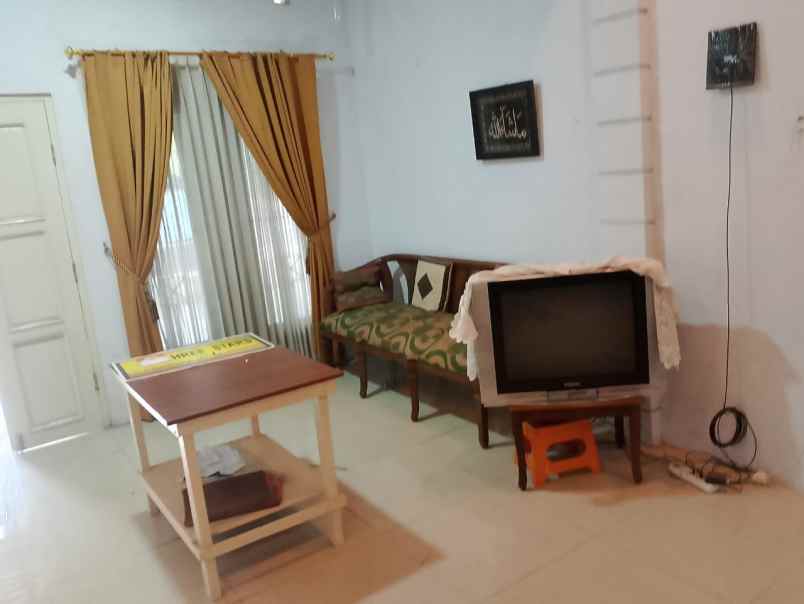 dijual rumah rogojembangan timur