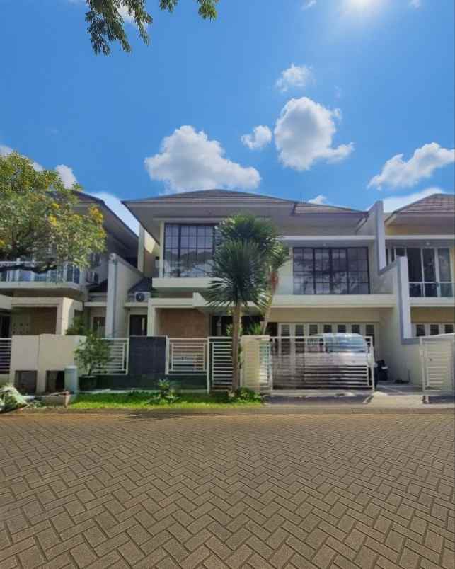 dijual rumah royal residence