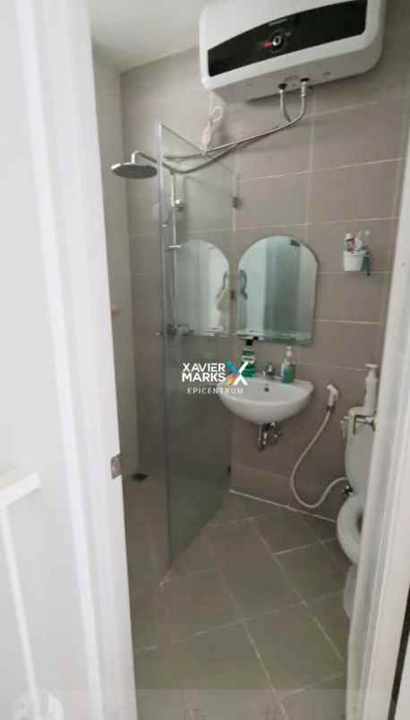 dijual rumah royal residence