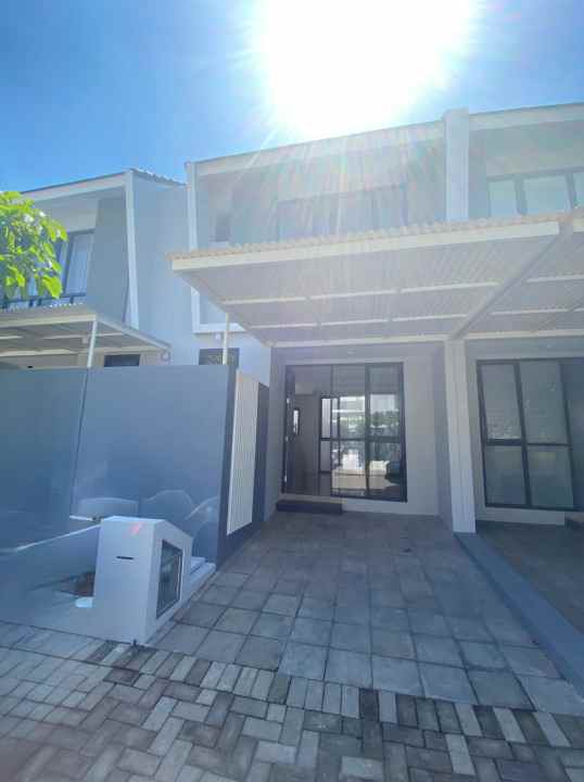 dijual rumah royal residence