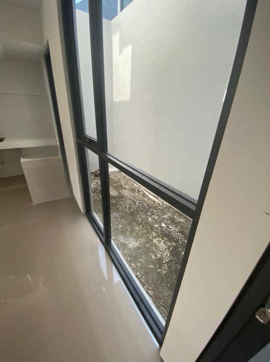 dijual rumah royal residence
