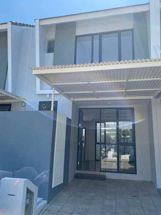 dijual rumah royal residence