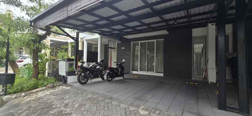 dijual rumah royal residence wiyung