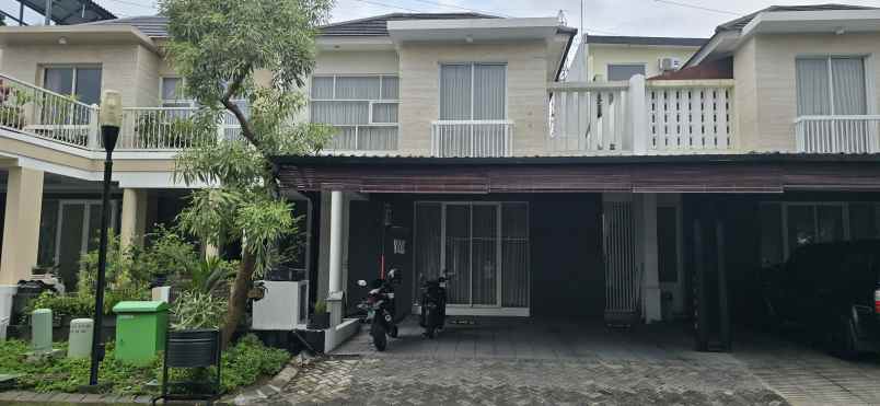dijual rumah royal residence wiyung