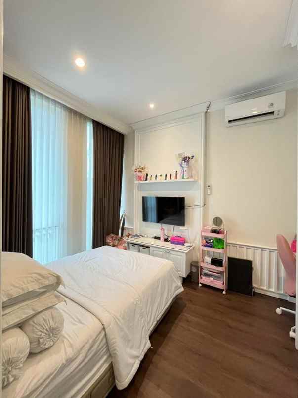 dijual rumah rumah casa tobago pakuwon city