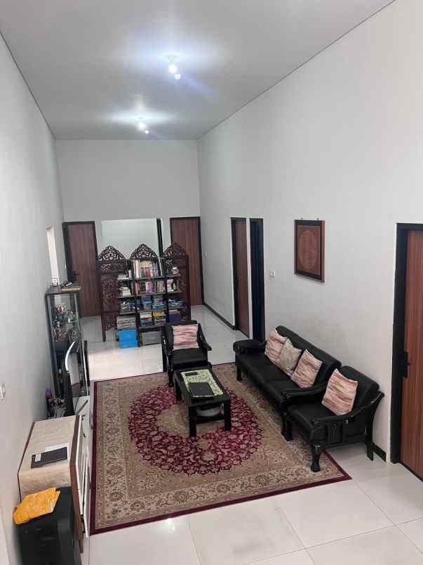 dijual rumah rungkut mejoyo