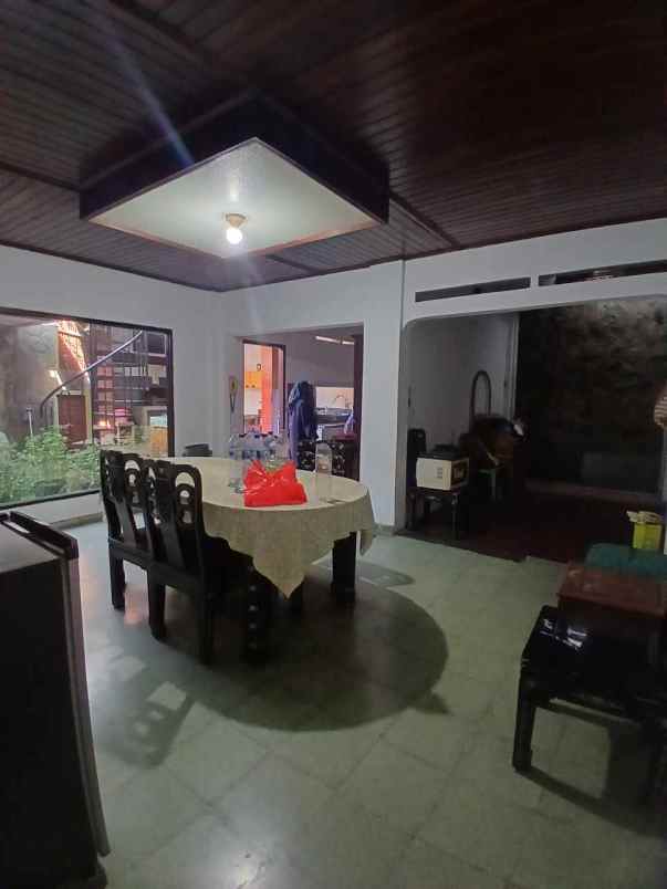dijual rumah salemba