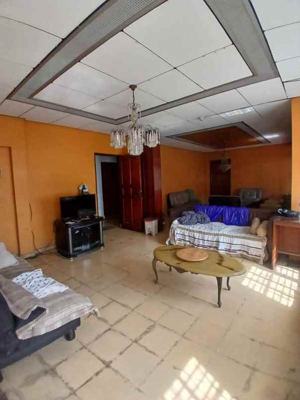 dijual rumah salemba