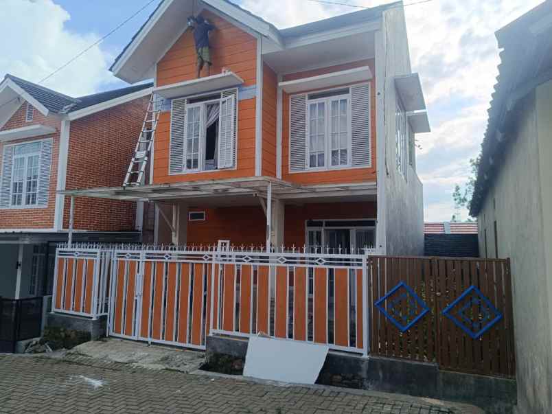 dijual rumah sariwangi bandung barat