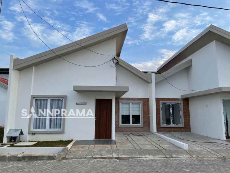 dijual rumah segara makmur