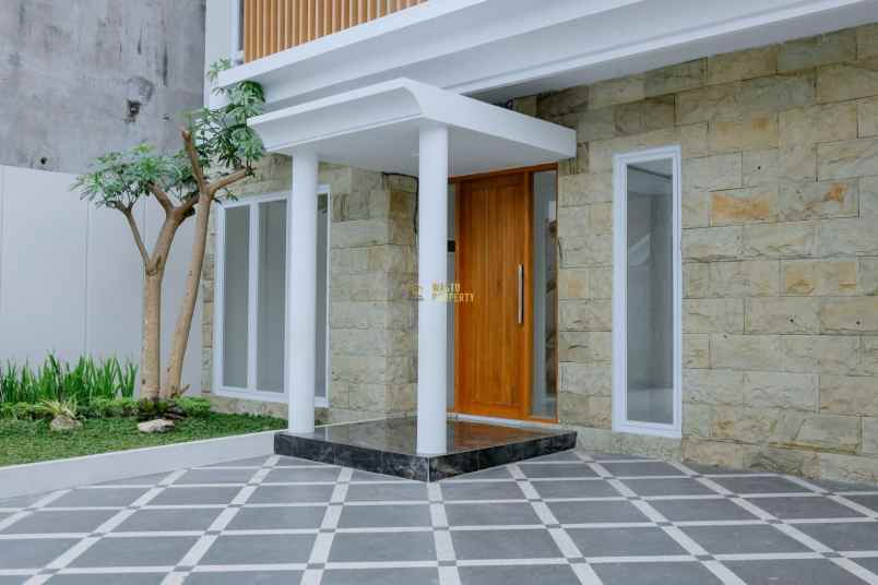 dijual rumah sendangadi