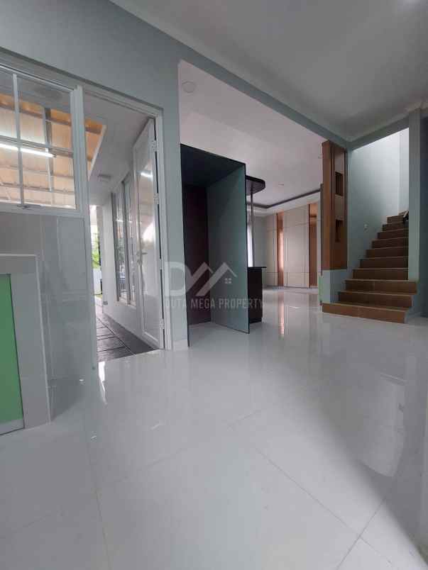 dijual rumah serpong park