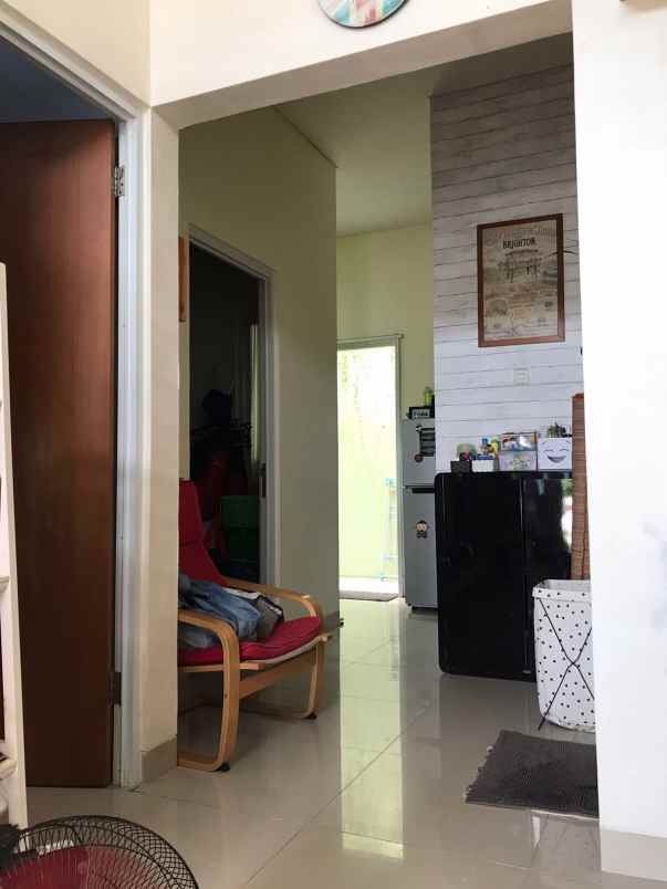 dijual rumah serua ciputat