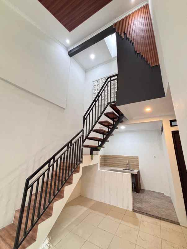 dijual rumah siap huni 2 lanati