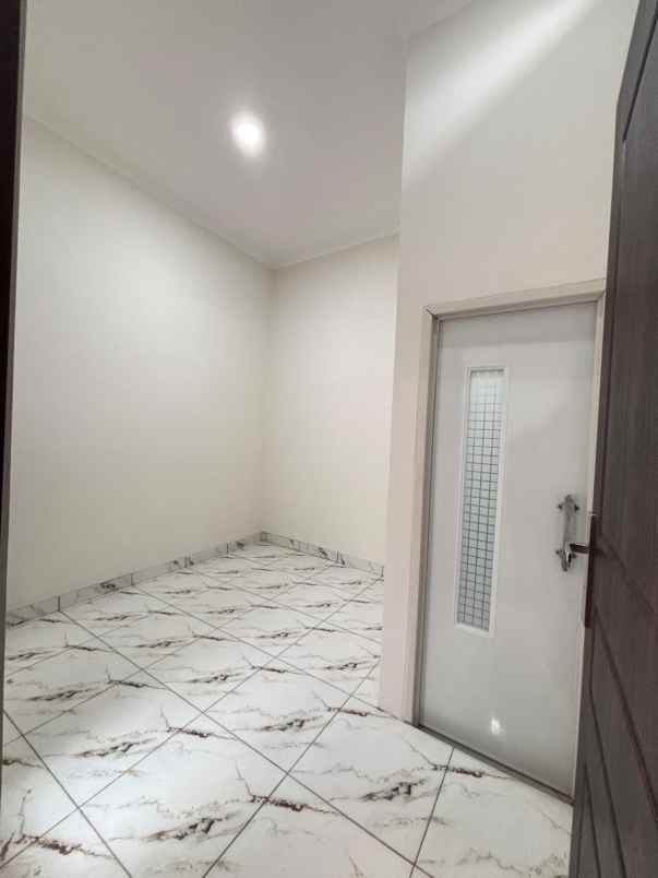 dijual rumah siap huni 2 lanati