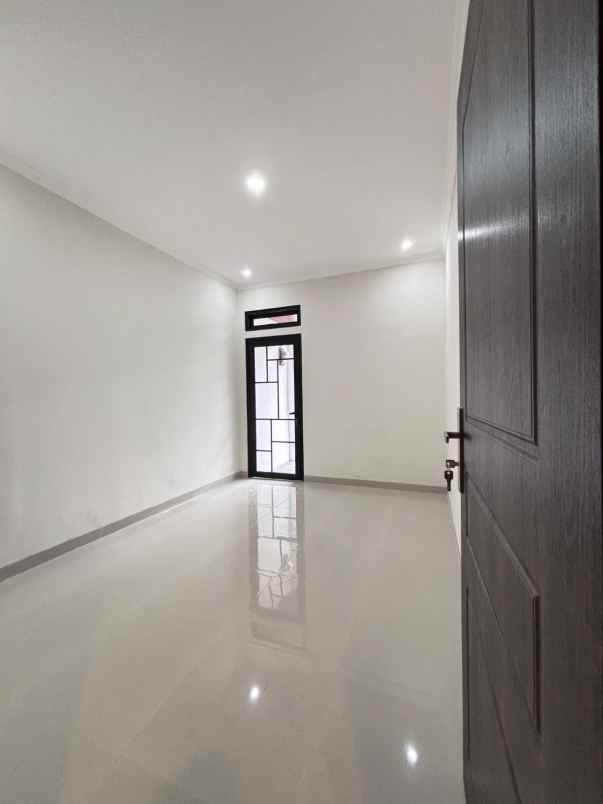 dijual rumah siap huni 2 lanati