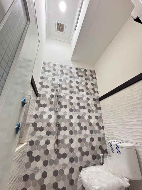 dijual rumah siap huni 2 lanati